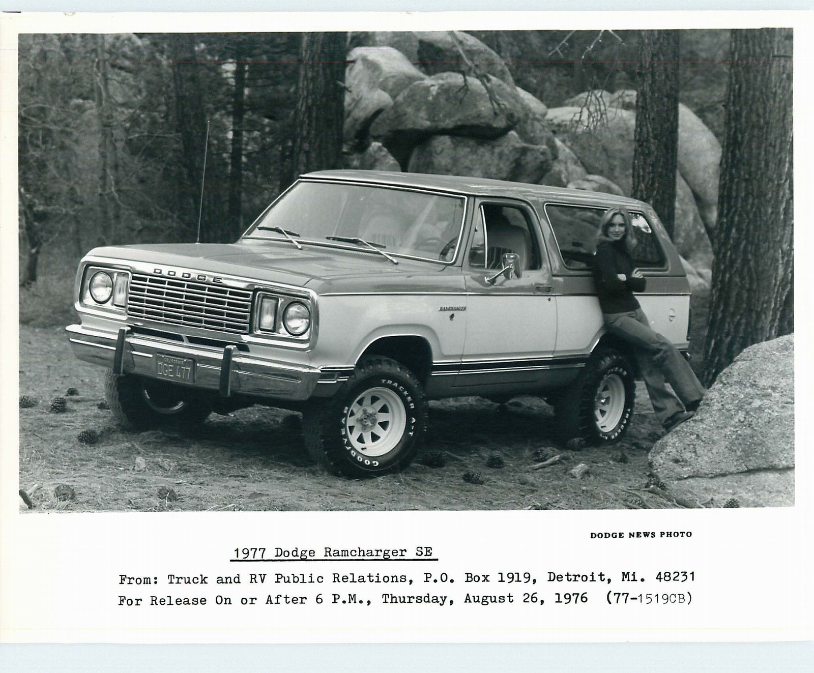 n_1977 Dodge Ramcharger PR Photo-14.jpg